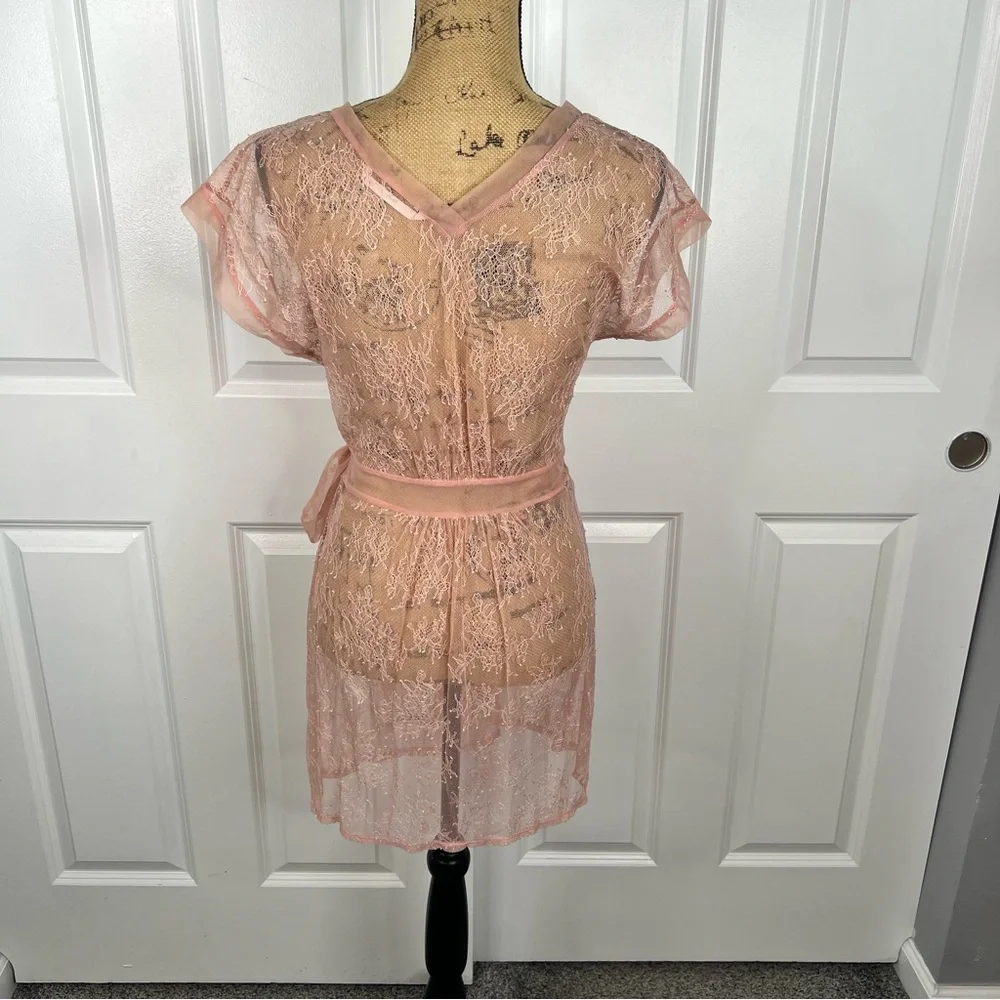 Sz OS Victoria’s s Secret Light Peachy Pink Sheer Lace Short Robe NWOT $70 MSRP